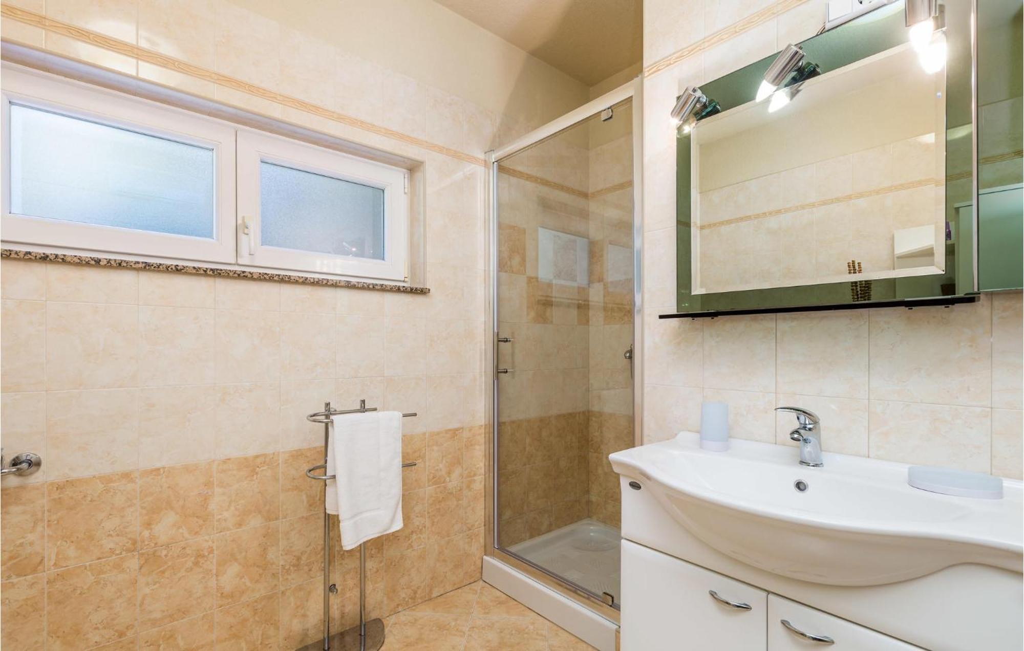 Lovely Apartment In Rijeka With Wifi Exterior foto